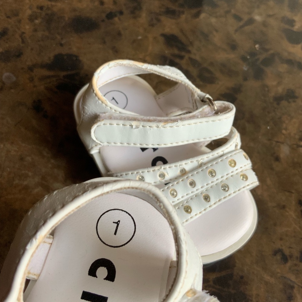 Girls sandals - Picture 3 of 3